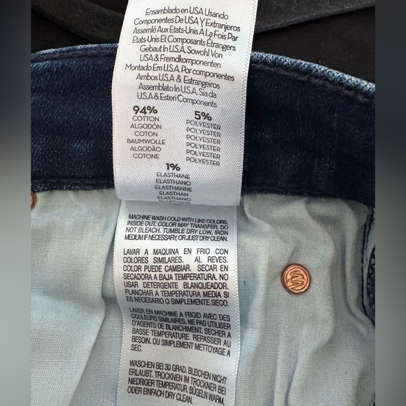 MOTHER Rascal Ankle Snippet in Mint Condition
Size 29 - Picture 10 of 11